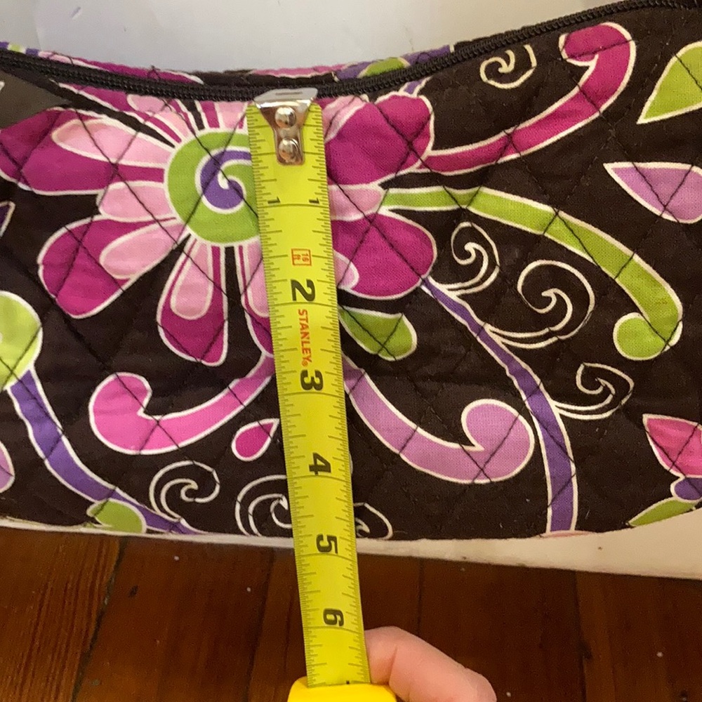 Lovely Vera Bradley bag - plus free wristlet! - Picture 4 of 9